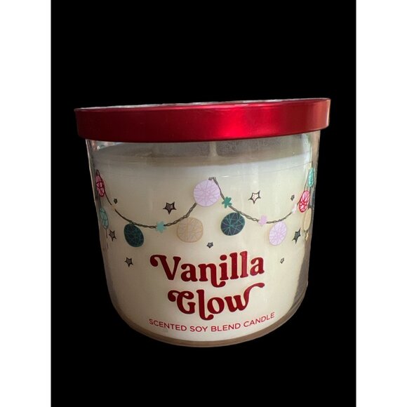 ULTA‎ Vanilla Glow Scented Soy Blend Candle 3 Wick 15 Oz Brand New, Winter Scent - Picture 1 of 5